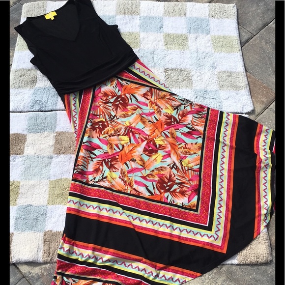 Liz Lange Dresses & Skirts - Tropical print dress